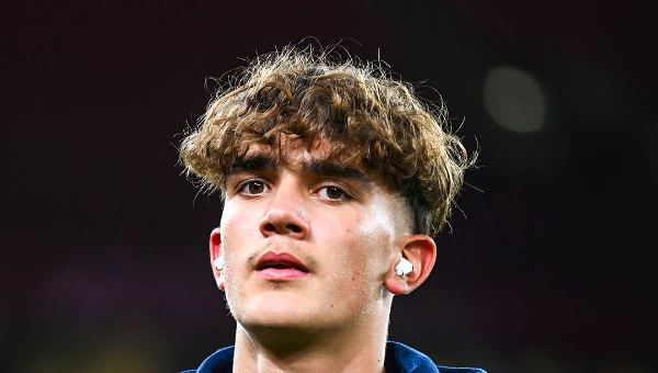 ดาวแมน ตอบรับสัญญาทุนอาร์เซน่อล รอเซ็นอาชีพปลายปีหน้า